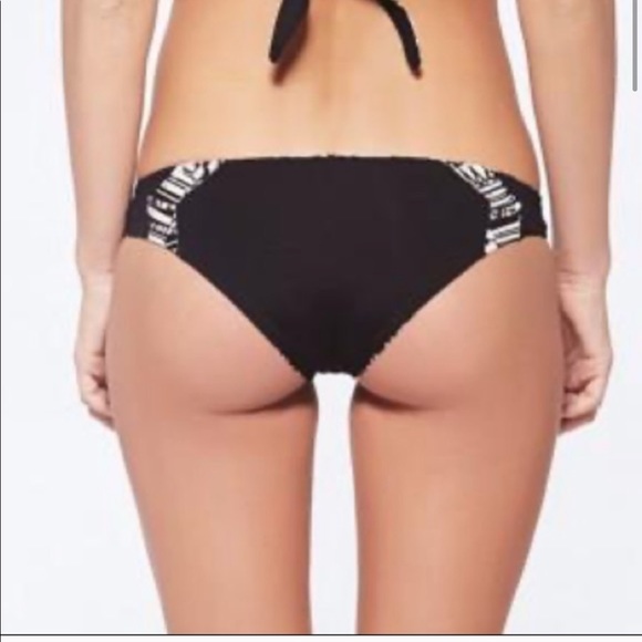 L*Space  Barracuda Reversible Bikini Bottom - Picture 3 of 11